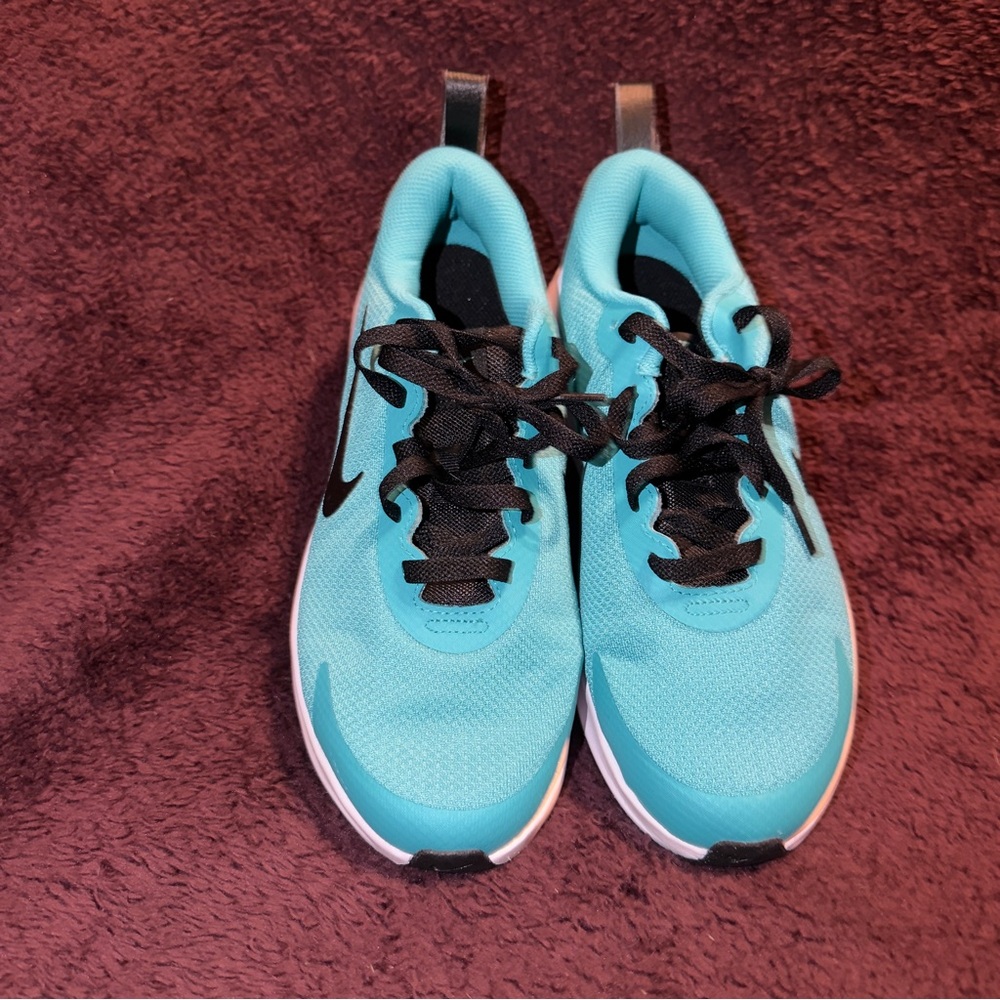 Nike Kids Sneakers in Aqua and Black